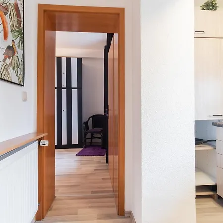 Apartment Cruwzo I With Garden Elberfeld